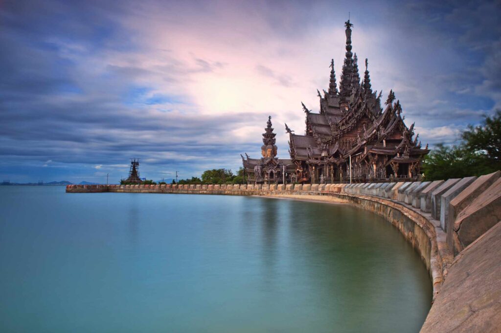 An extensive view of the Sanctuary of Truth - Thai Pass